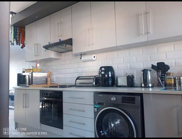 2 BEDROOM APARTMENT FOR SALE IN BOKSBURG EAST